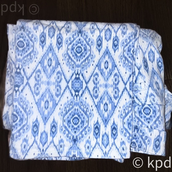 Chico’s So Slimming Girlfriend Slim Leg Crop Jeans - Picture 7 of 7